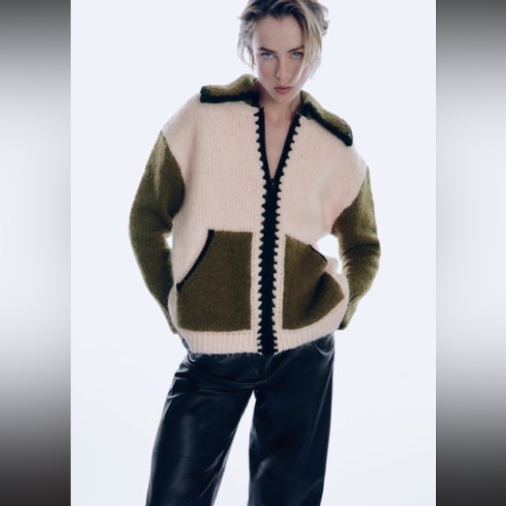 Two-Tone Knit Cardigan with Zipper